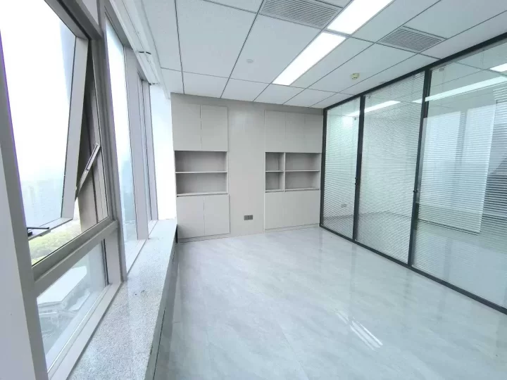 宁波城南商务大厦A座​160平方，豪装2隔间写字楼出租