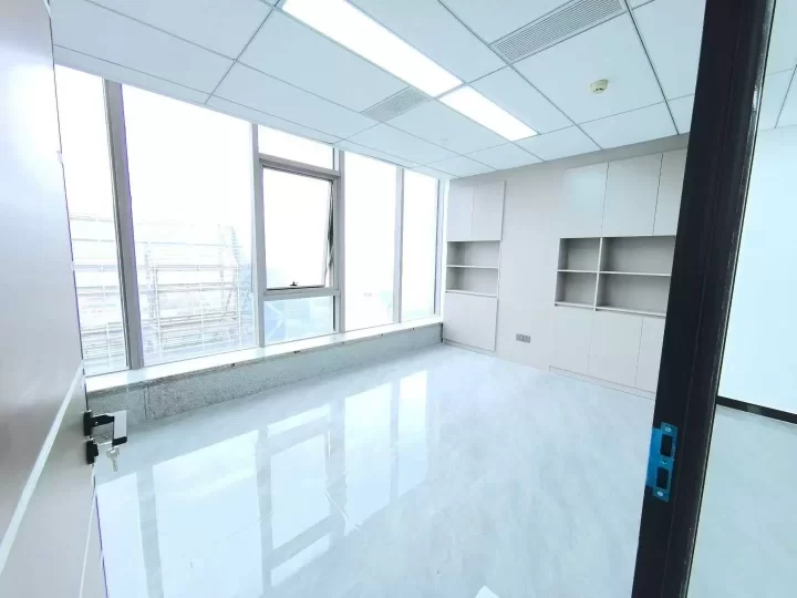 宁波城南商务大厦A座​160平方，豪装2隔间写字楼出租