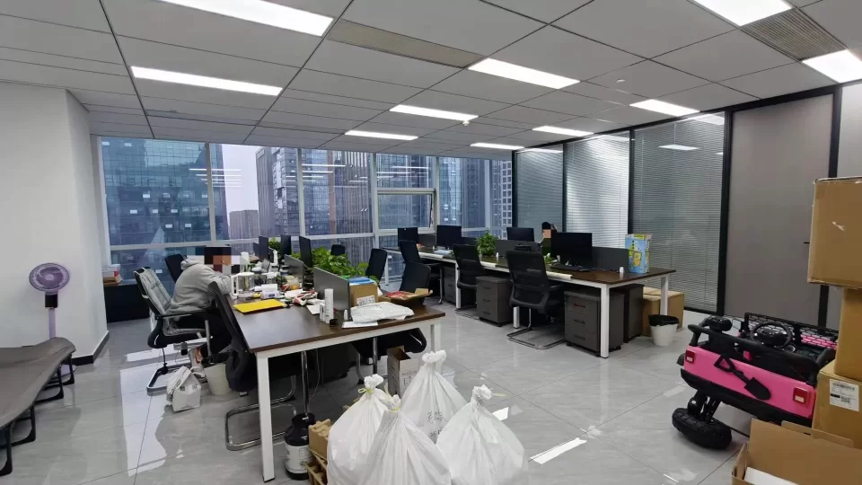 转租：宁波广博丽景中心大厦185平 东南 2个隔间