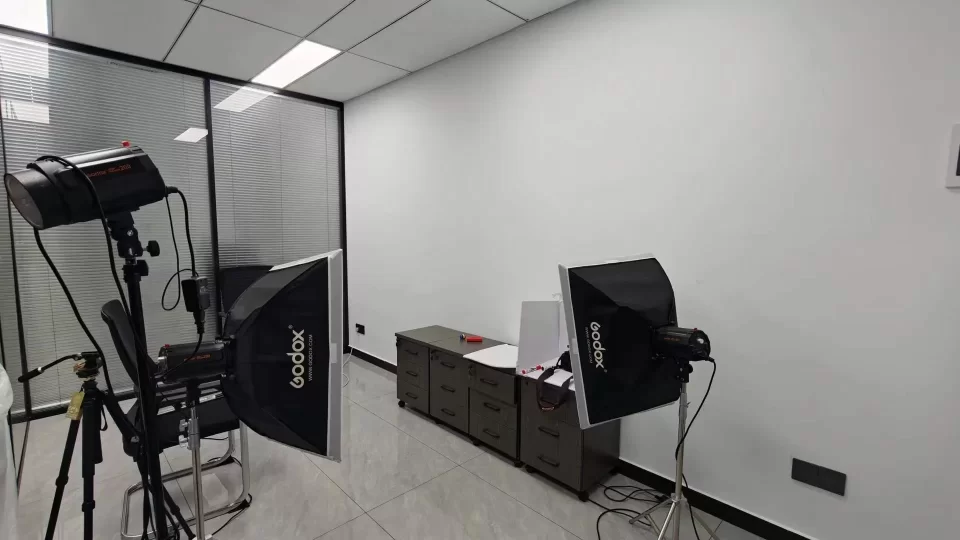 转租：宁波广博丽景中心大厦185平 东南 2个隔间