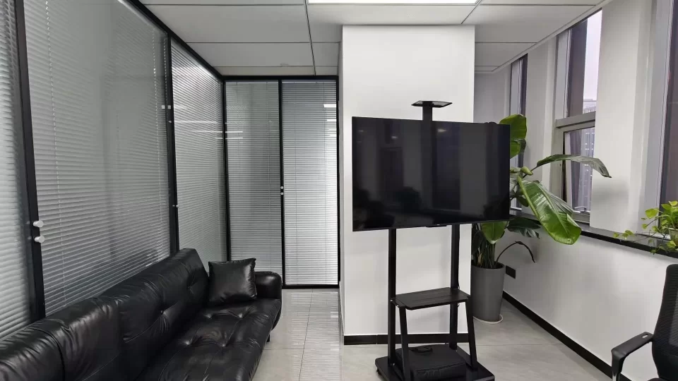 转租：宁波广博丽景中心大厦185平 东南 2个隔间