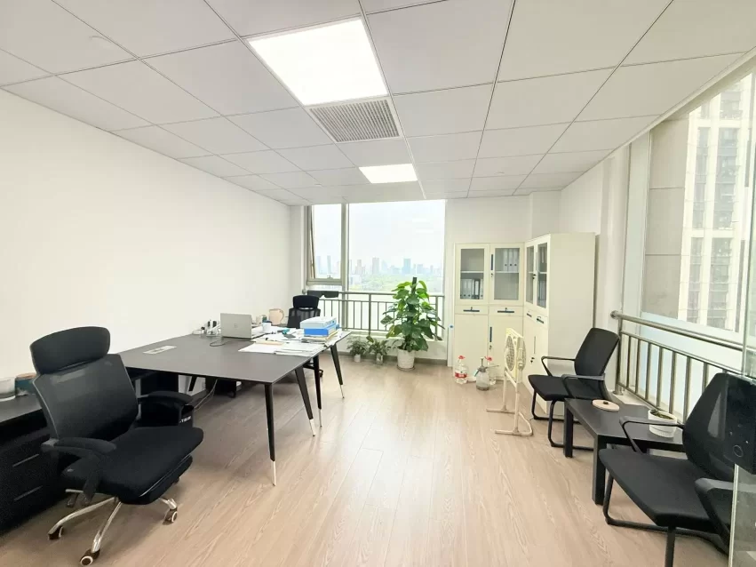 宁波前程国际大厦办公室面积280平米， 1元每平每天出租