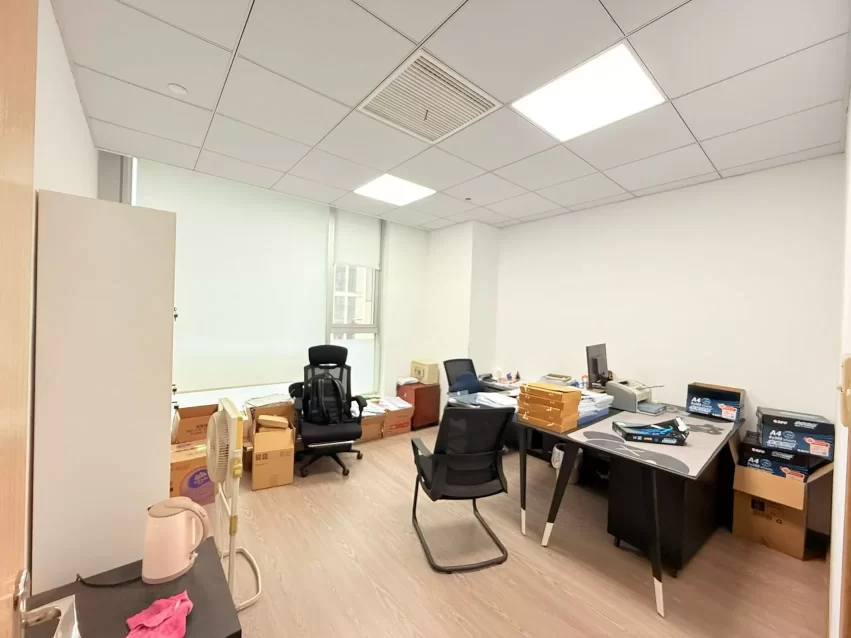 宁波前程国际大厦办公室面积280平米， 1元每平每天出租