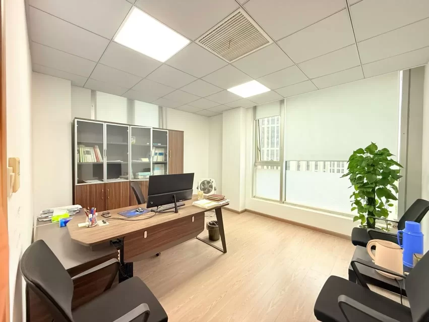 宁波前程国际大厦办公室面积280平米， 1元每平每天出租