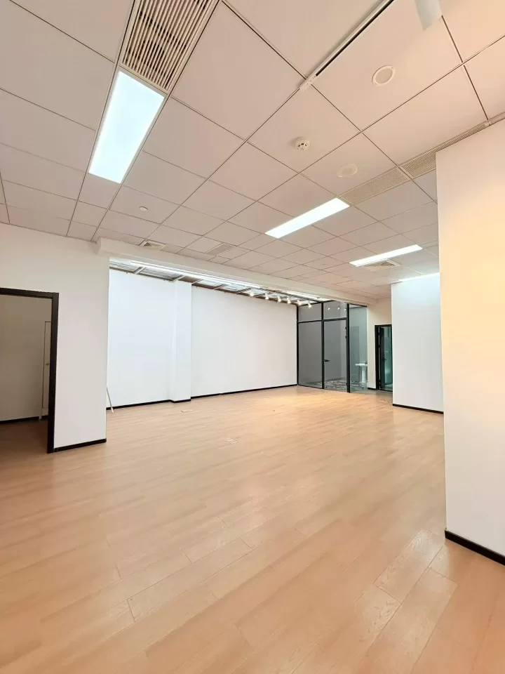 宁波明空间创业园 特价出租155平工作室！ 有玻璃天窗带杂物间