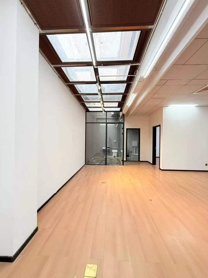 宁波明空间创业园 特价出租155平工作室！ 有玻璃天窗带杂物间