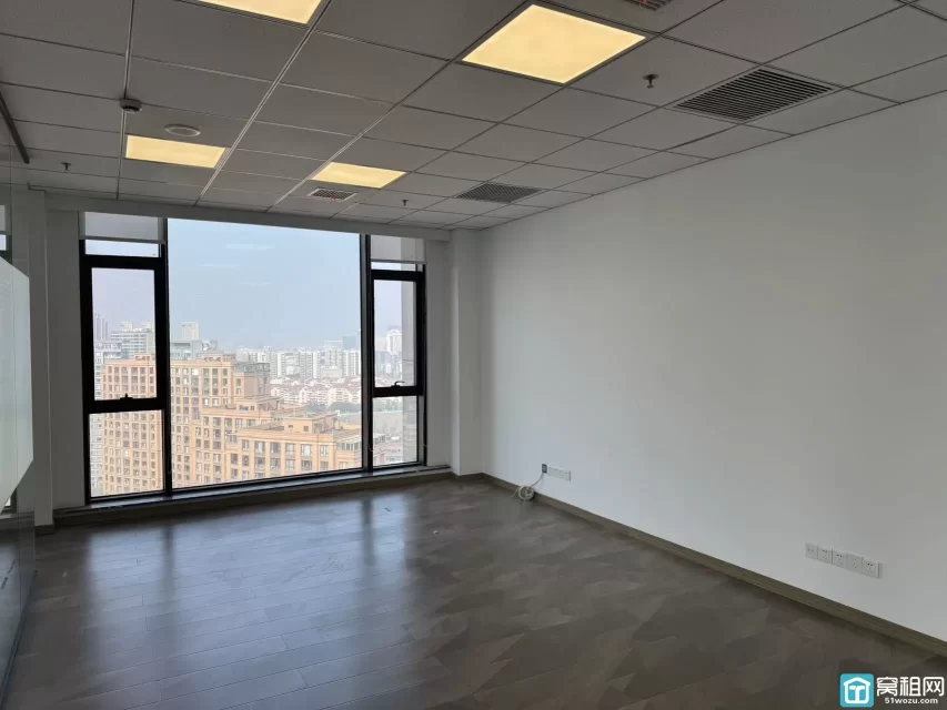 宁波鄞州区滨江商业广场二期170平方米年租金：13万