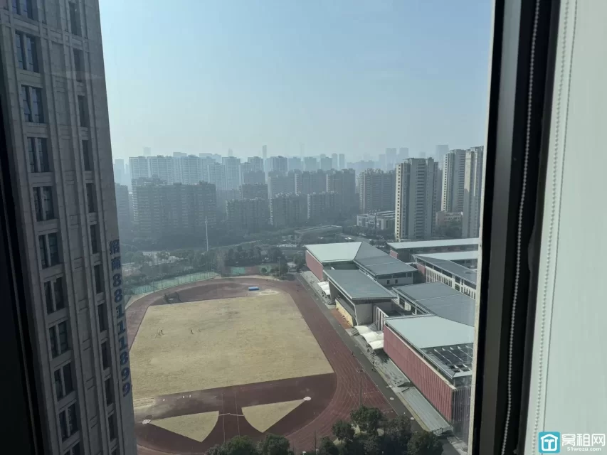 宁波鄞州区滨江商业广场二期170平方米年租金：13万