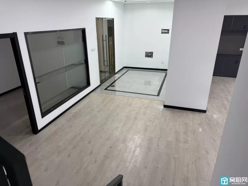 宁波滨江二期8号楼loft 办公室248平方米开发商直租