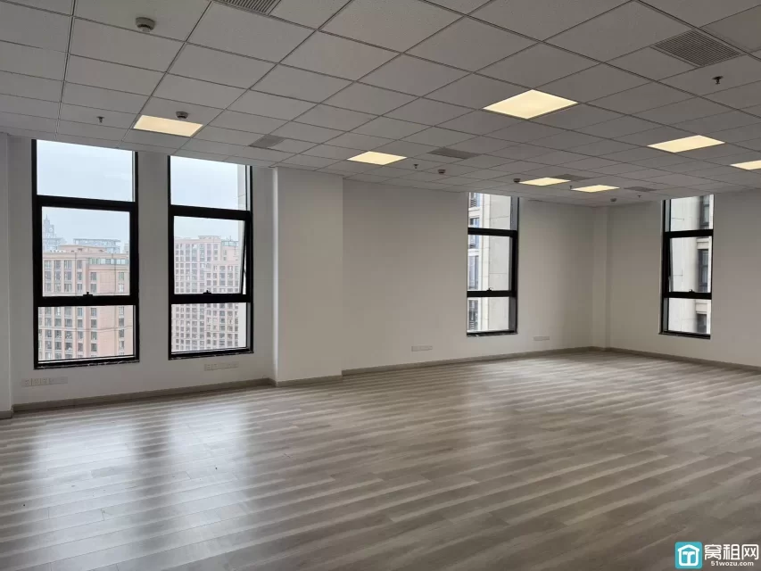 宁波滨江二期200平方米直租办公室年租金：13万