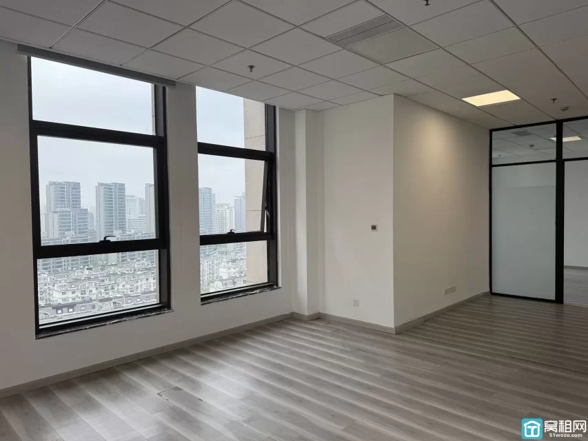 宁波滨江二期200平方米直租办公室年租金：13万