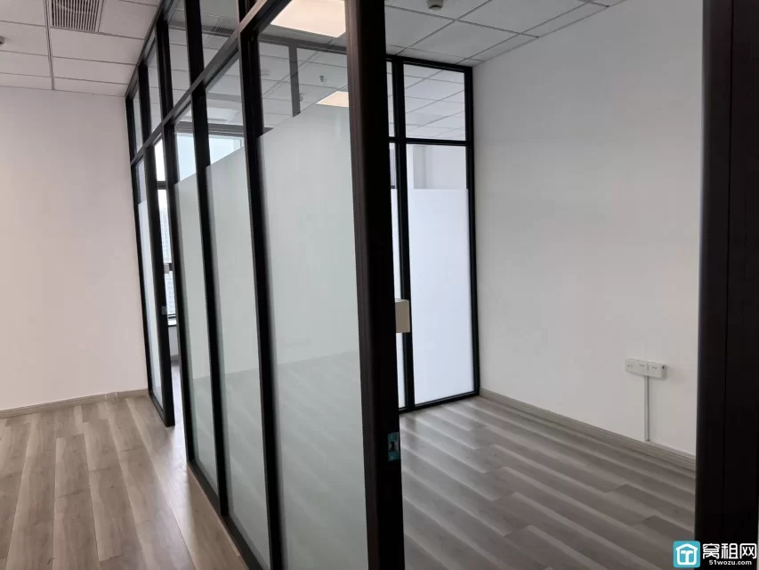 宁波滨江二期200平方米直租办公室年租金：13万