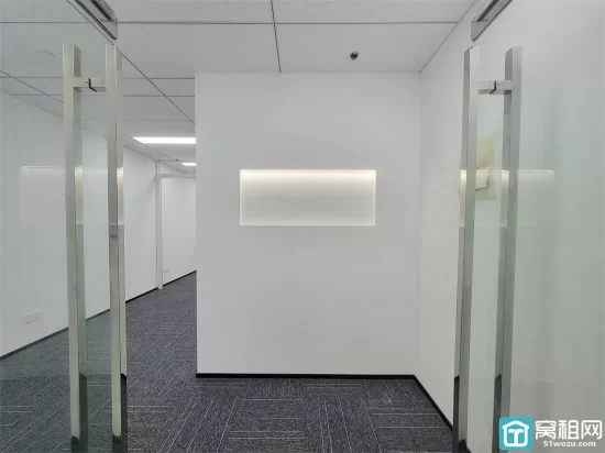 宁波鄞州区波特曼大厦精装修办公室出租面积60㎡，月租金3650元/月