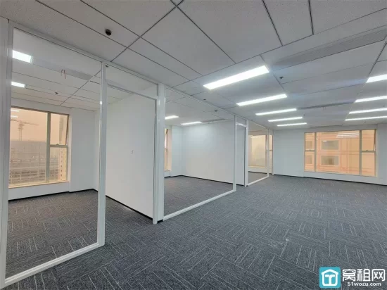 宁波招鄞大厦对面波特曼大厦180㎡西南朝向办公室出租月租金10400元/月