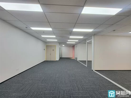 宁波招鄞大厦对面波特曼大厦180㎡西南朝向办公室出租月租金10400元/月