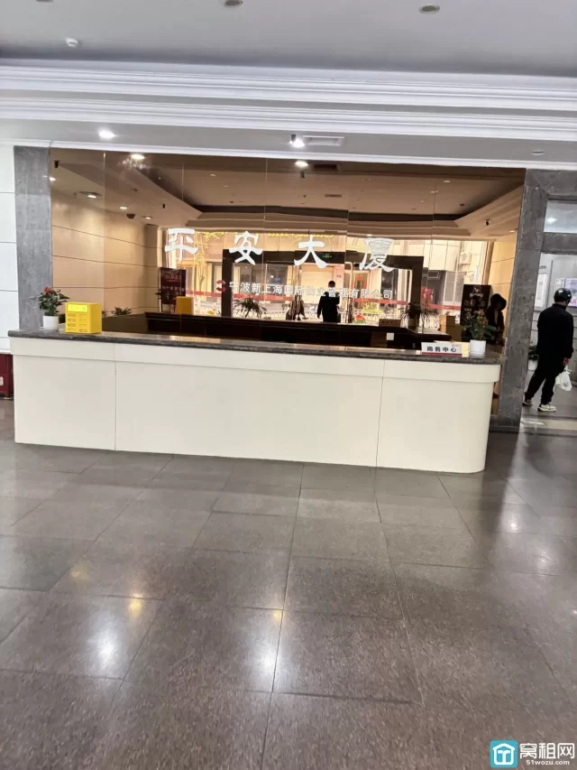 宁波天一商圈平安大厦房东直租办公室面积220平月租金1万元