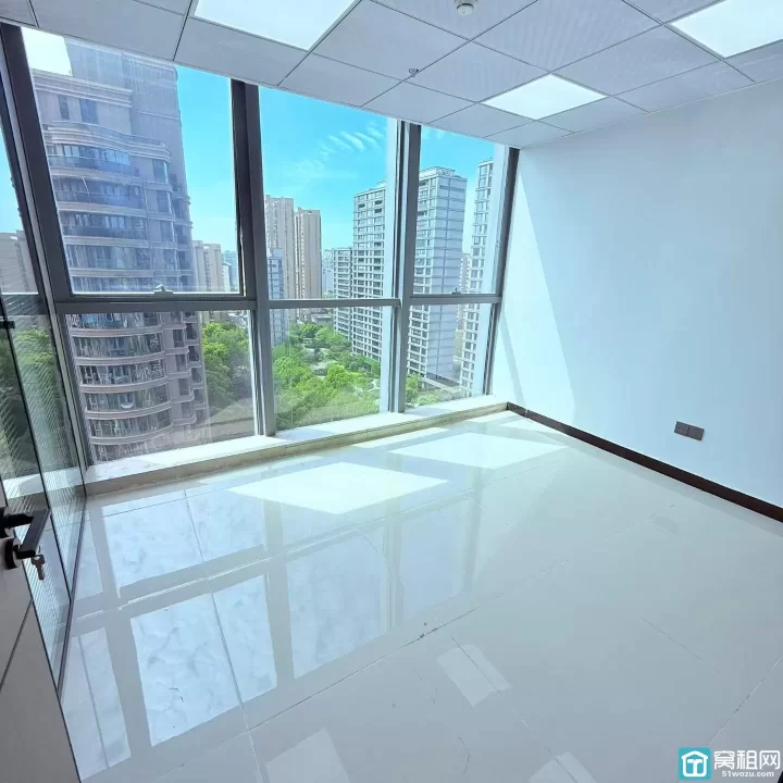 宁波恒创中心隔壁绿园大厦125平，朝西两隔间，特价4500/月，超大落地窗