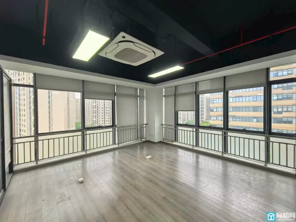 宁波萌恒大厦 461平 东南朝向 7隔间 户型方正 独门独户办公室出租