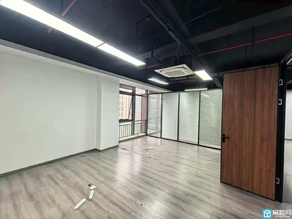 宁波萌恒大厦 461平 东南朝向 7隔间 户型方正 独门独户办公室出租