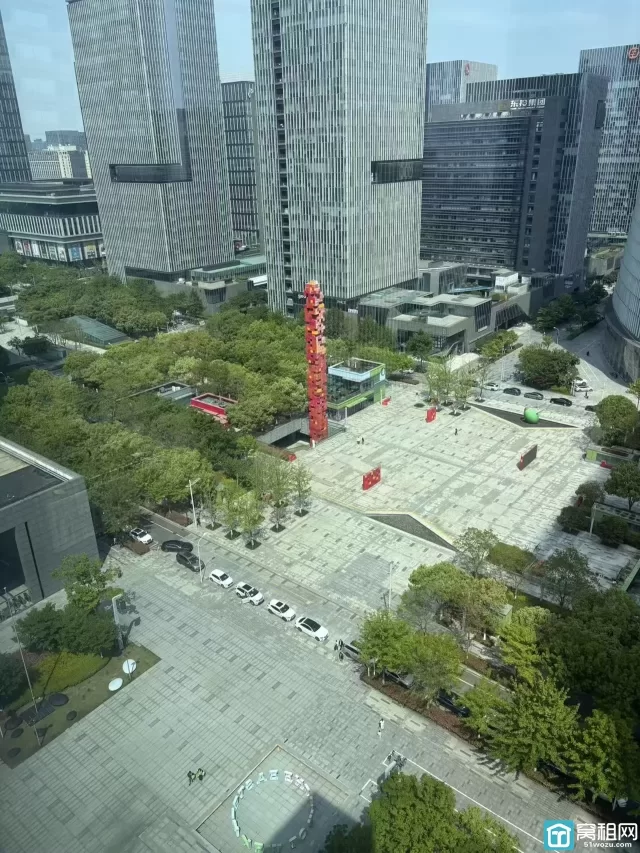 东部新城汇银国际办公室228平米，3+1格局出租