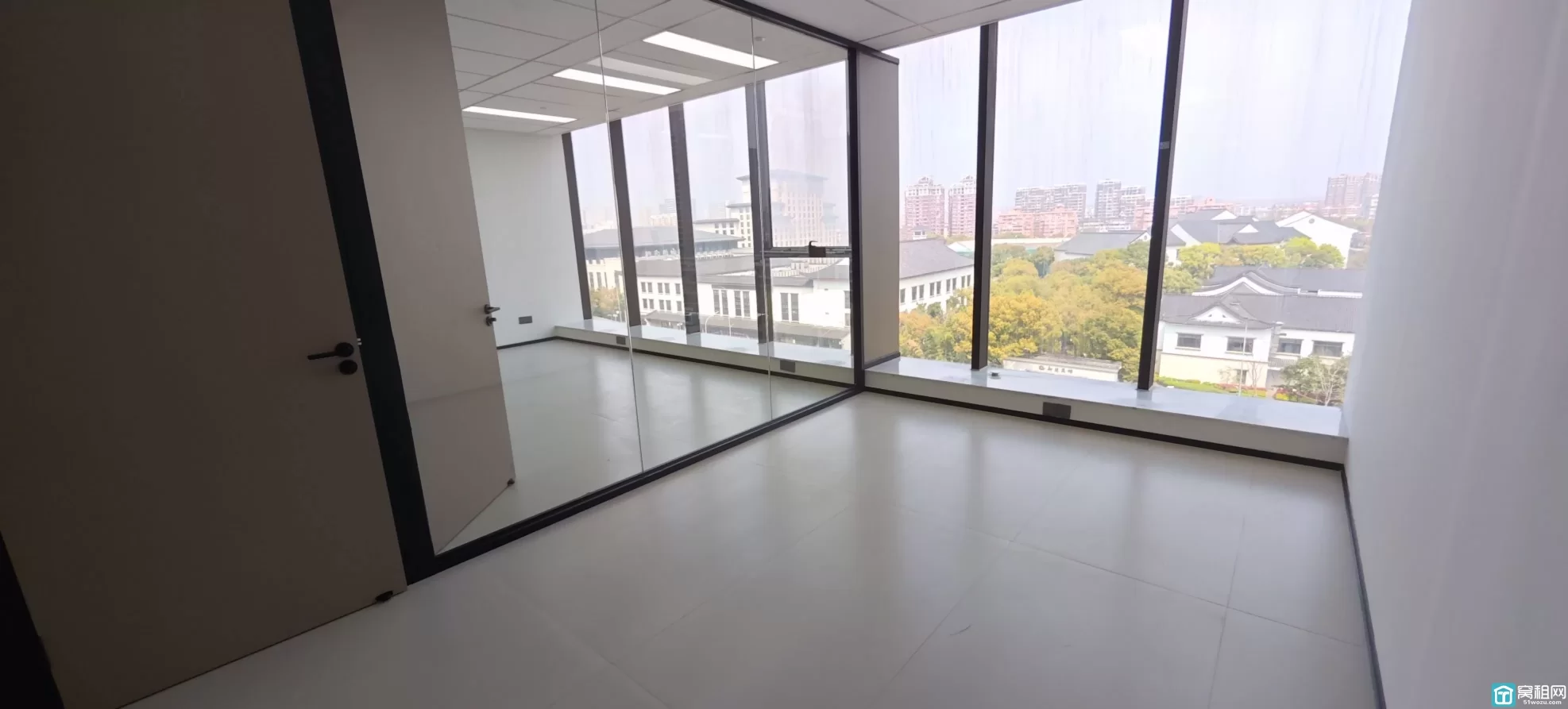 宁波BOBO国际写字楼招租213平米，租金单价1.3元