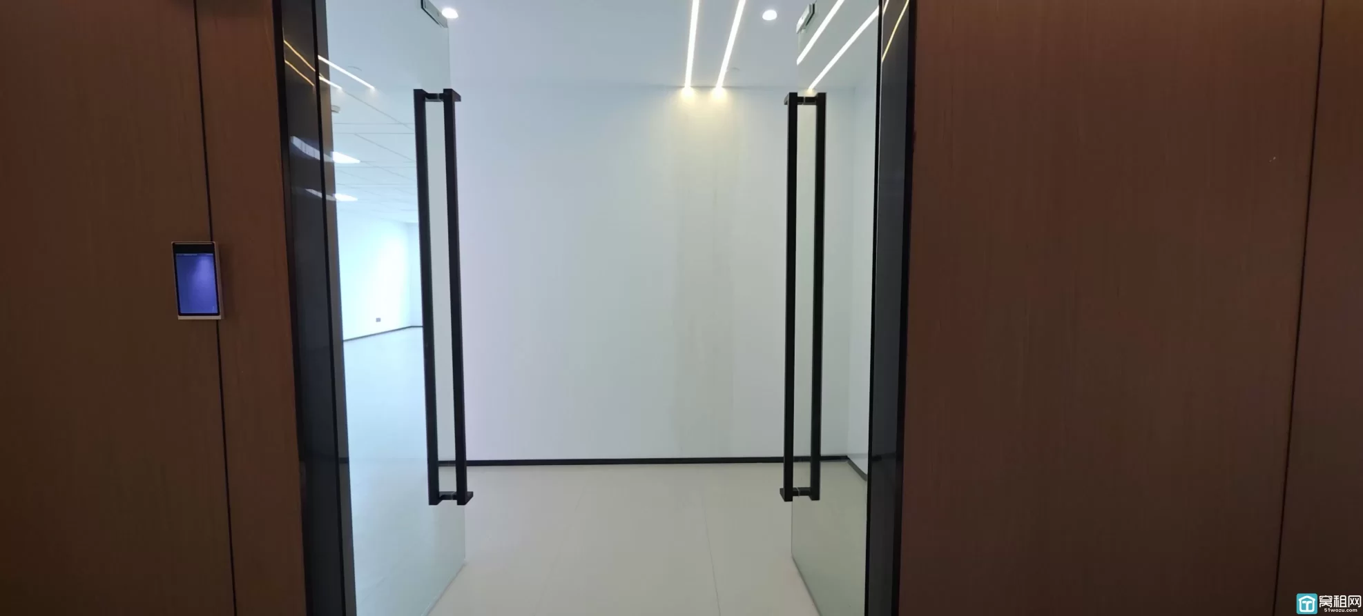 宁波BOBO国际写字楼招租213平米，租金单价1.3元