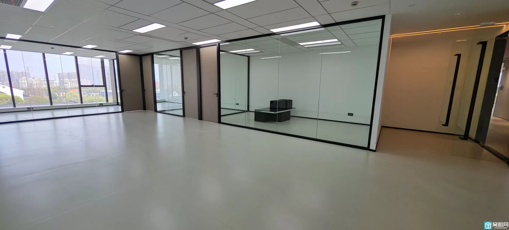 宁波BOBO国际写字楼招租213平米，租金单价1.3元