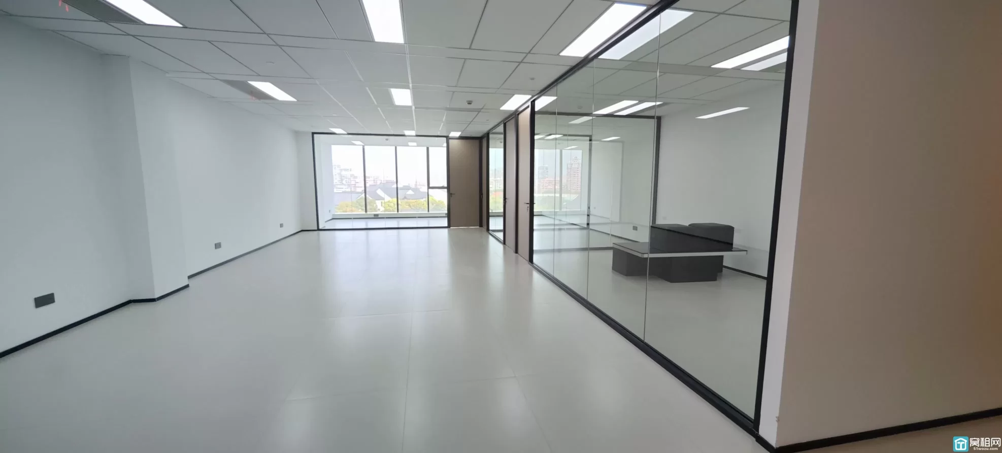 宁波BOBO国际写字楼招租213平米，租金单价1.3元