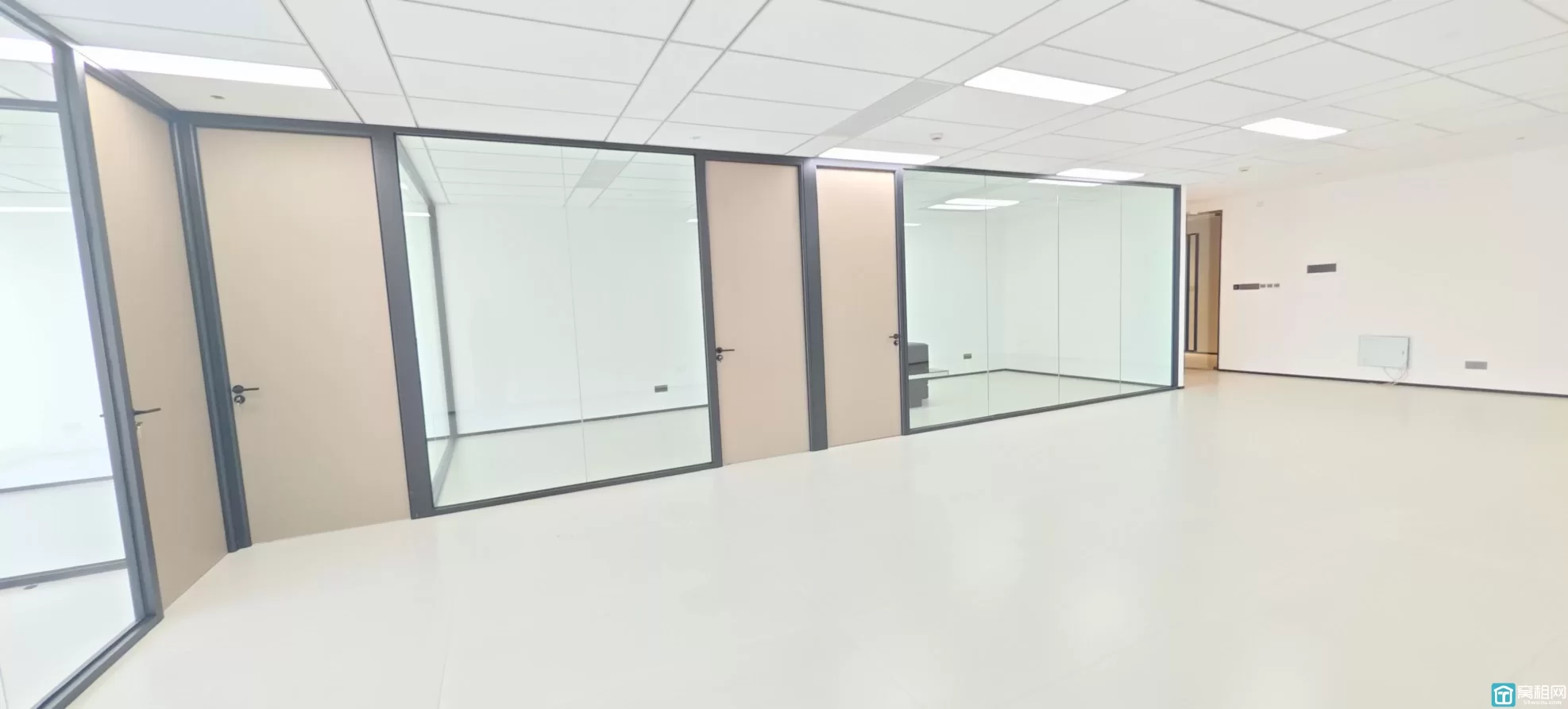 宁波BOBO国际写字楼招租213平米，租金单价1.3元