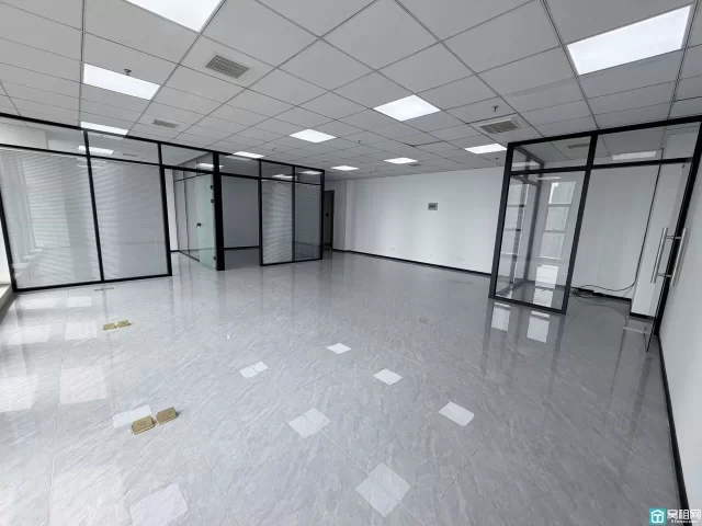 宁波明新大厦152.68平出租单价1.5元含税