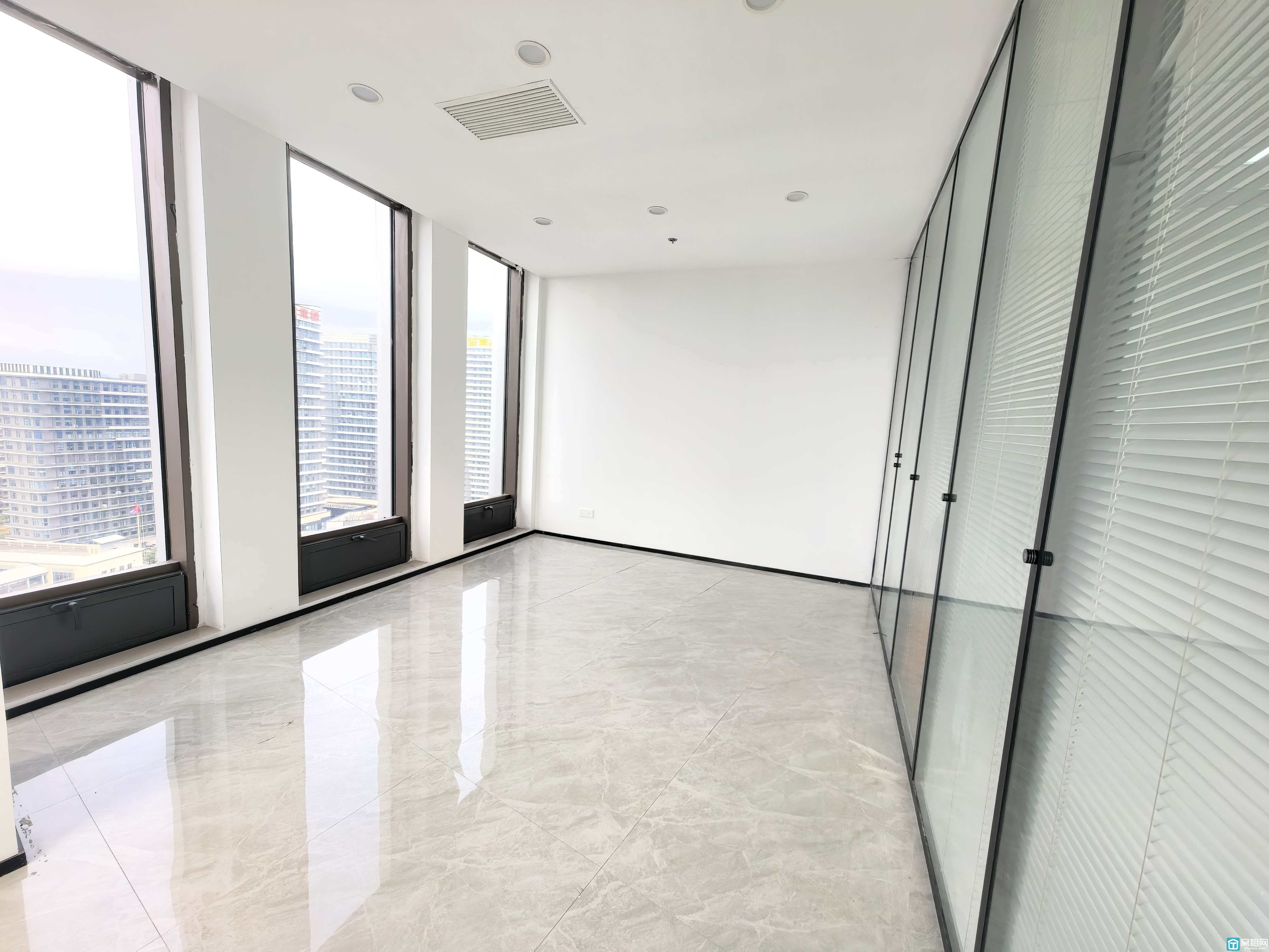 宁波江北高速口万科云谷中心大厦出租115平精装拎包办公 全新配套办公家具