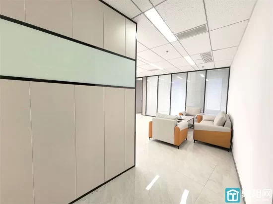 宁波江北高速口万科云谷中心大厦出租115平精装拎包办公 全新配套办公家具