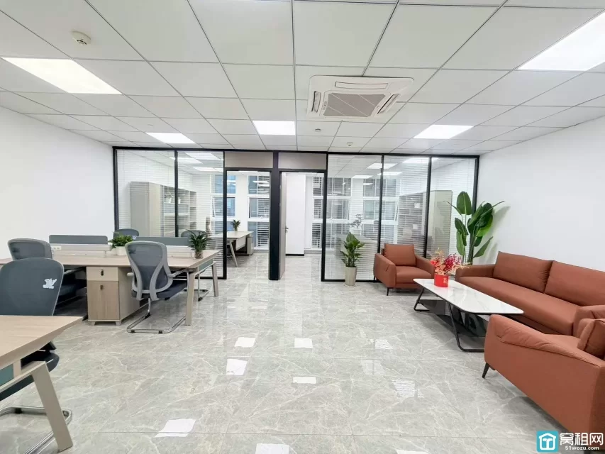 南商泰康大厦面积：120平 • 朝东 • 格局：隔间2个+员工区出租