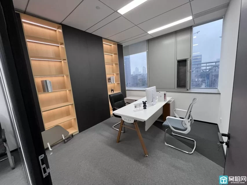 【东部新城・宁兴国贸大厦】170㎡ 精装写字楼 全套家具 含税 2.15 元 /㎡/ 天