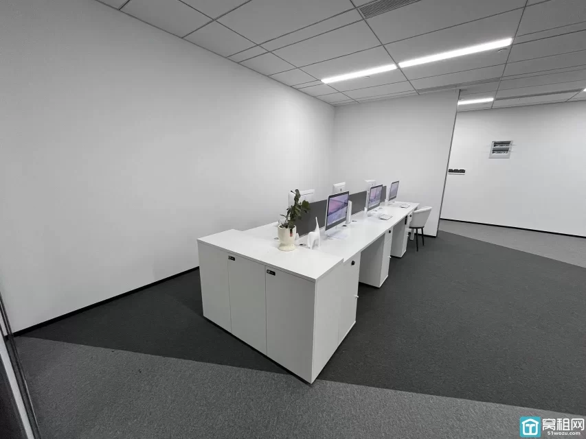 【东部新城・宁兴国贸大厦】170㎡ 精装写字楼 全套家具 含税 2.15 元 /㎡/ 天