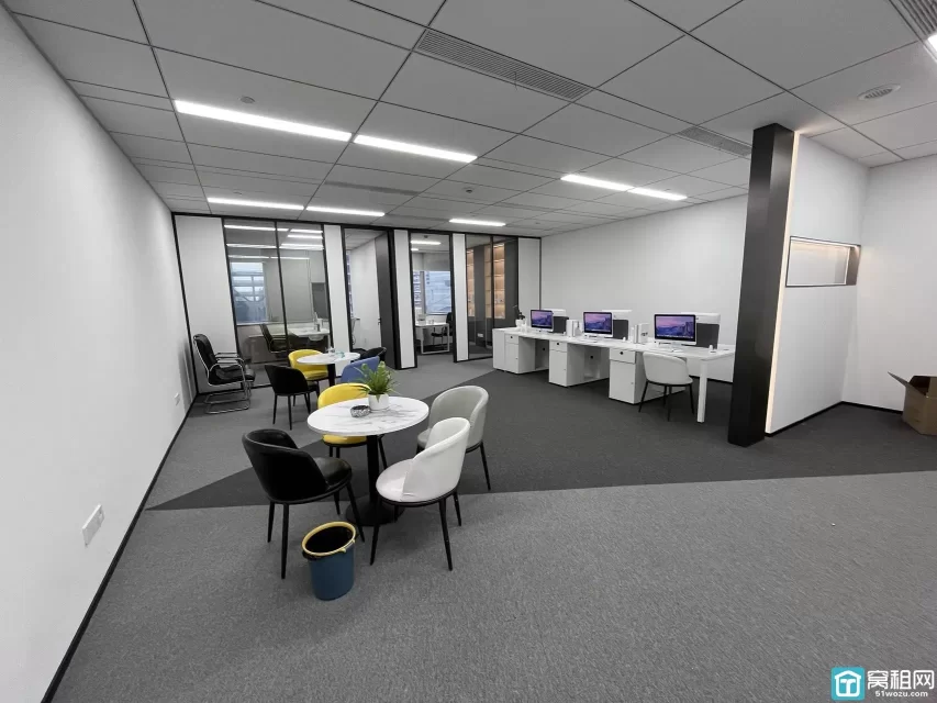 【东部新城・宁兴国贸大厦】170㎡ 精装写字楼 全套家具 含税 2.15 元 /㎡/ 天