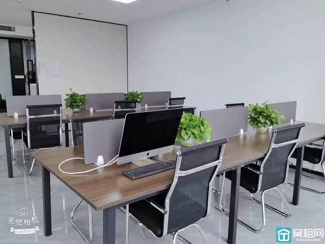 宁波海曙高桥商会大厦出租140平 / 西北朝向办公室