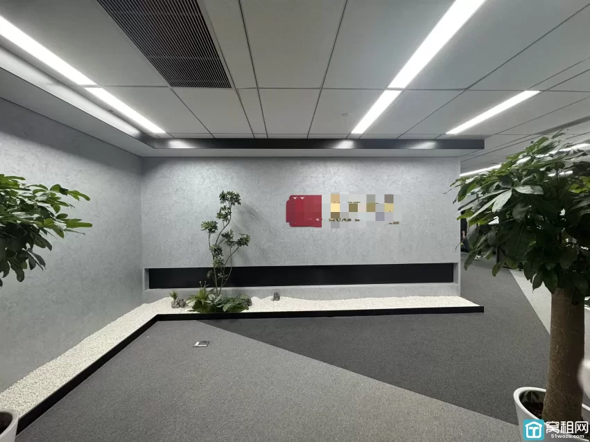 宁波国际会展中心隔壁宁兴国贸出租635平   室内可以更改装修，双面采光落地窗，有上下水