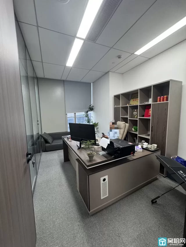 宁波国际会展中心隔壁宁兴国贸出租635平   室内可以更改装修，双面采光落地窗，有上下水