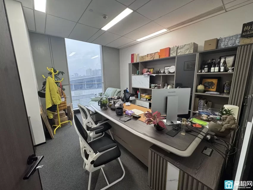 宁波国际会展中心隔壁宁兴国贸出租635平   室内可以更改装修，双面采光落地窗，有上下水