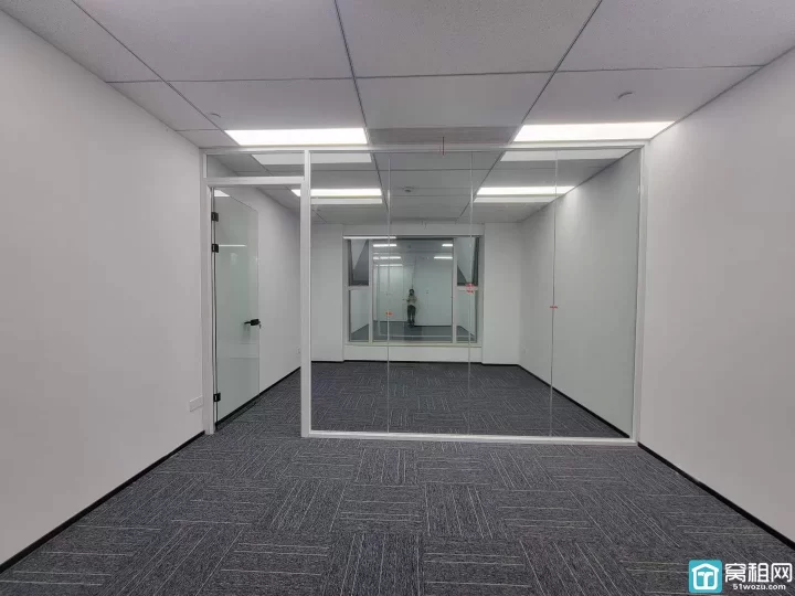 宁波波特曼大厦小户型办公室出租面积60平米月租金3650元