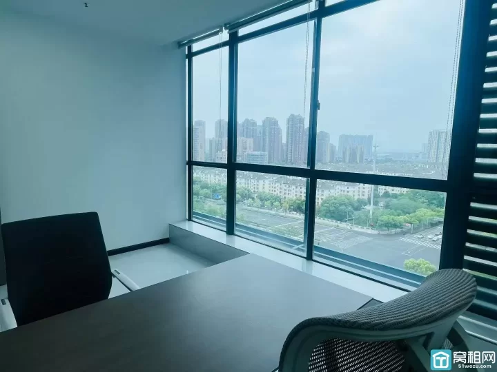 宁波健宸大厦70平朝南带全套家具，白玻形象墙，公区升级，空调全新