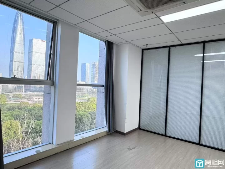 宁波华东城写字楼招租 面积109.4平 两隔间 朝东看东部新城