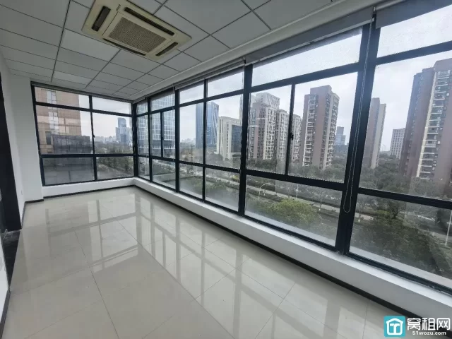 宁波健宸大厦159.23平米东南楼王，东南北三向大阳台办公室出租
