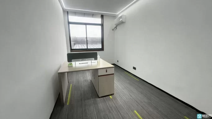 江北区洪塘湾创新大厦30平米办公室1000元转租含物业费