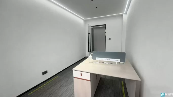 江北区洪塘湾创新大厦30平米办公室1000元转租含物业费