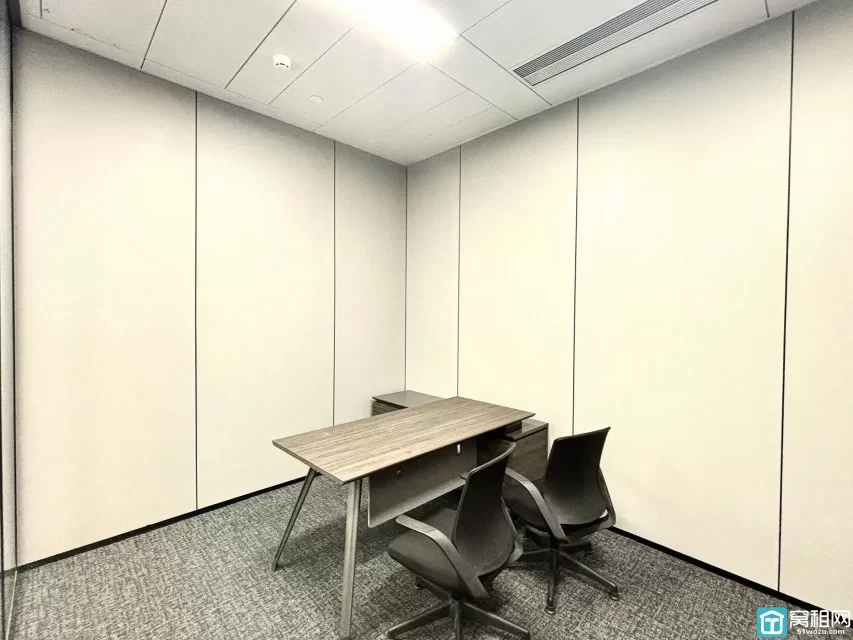 宁波塔建筑面积：110.22平 格局：2+1 租金：（3.0元/平）朝西