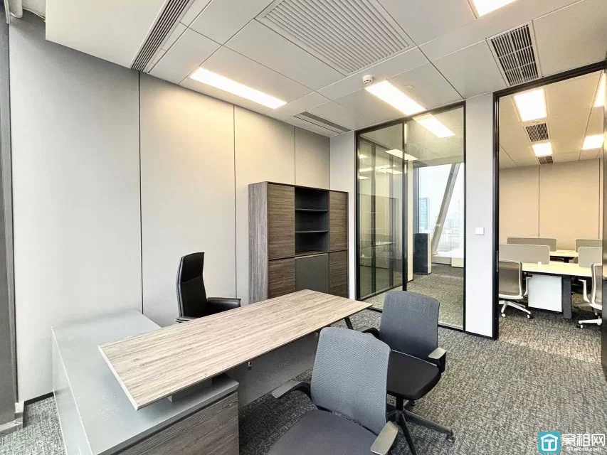 宁波塔建筑面积：110.22平 格局：2+1 租金：（3.0元/平）朝西