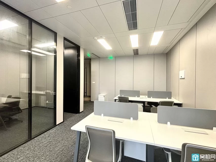 宁波塔建筑面积：110.22平 格局：2+1 租金：（3.0元/平）朝西