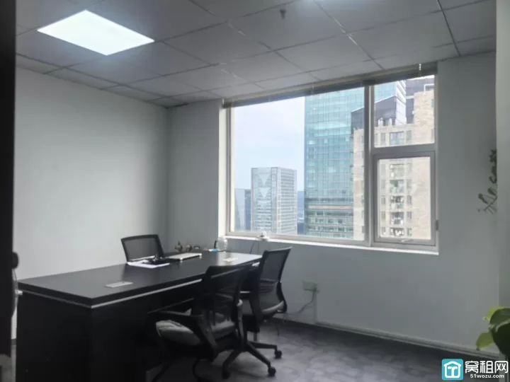 宁波鄞州万达广场附近麒麟大厦精装65平、有隔间，朝南，小户型办公首选